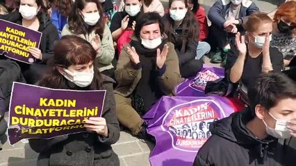 Kadınlar, İstanbul Sözleşmesi için Taksim'de