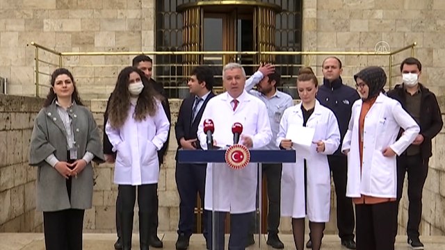 TBMM - CHP Milletvekili Çetin Arık'ın basın toplantısında yıldırım düşme anında yaşanan panik