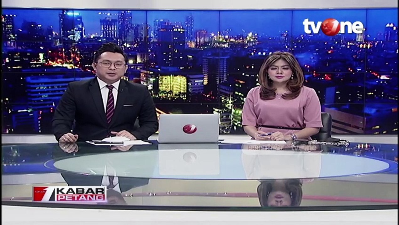 Warga Pasuruan Berebut Hadiah dari Jokowi