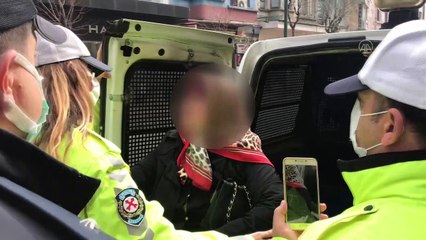 BURSA - Maske takmamak için direnen kadın ve annesi hakkında işlem yapıldı