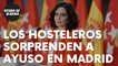 Los hosteleros de Madrid sorprenden a Isabel Díaz Ayuso durante su visita a IFEMA