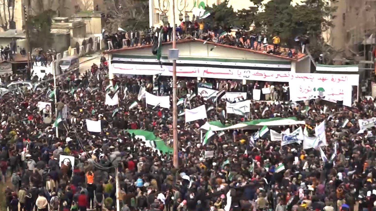 مظاهرات في مدن شمال غربي سوريا إحياء للذكرى العاشرة للثورة السورية