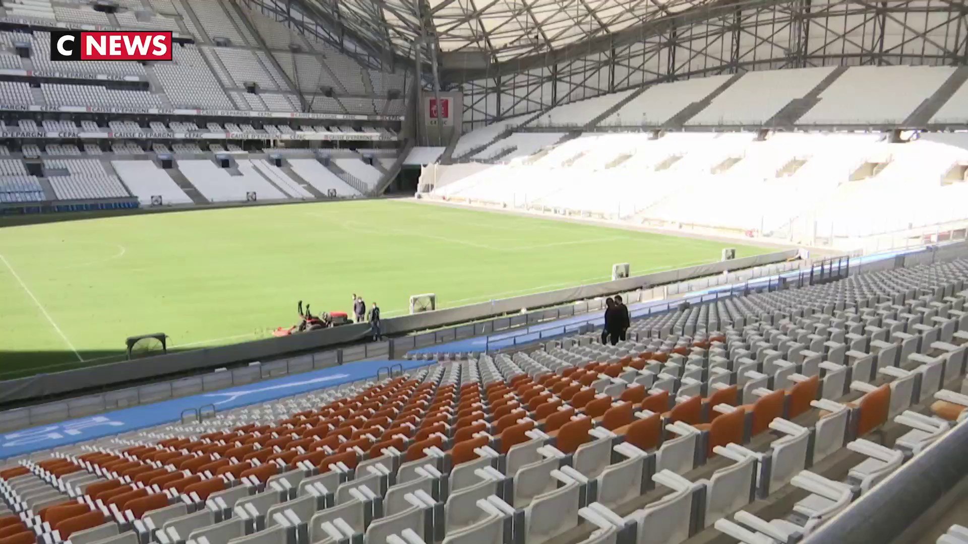Marseille : le stade Vélodrome transformé en centre de vaccination - Vidéo  Dailymotion