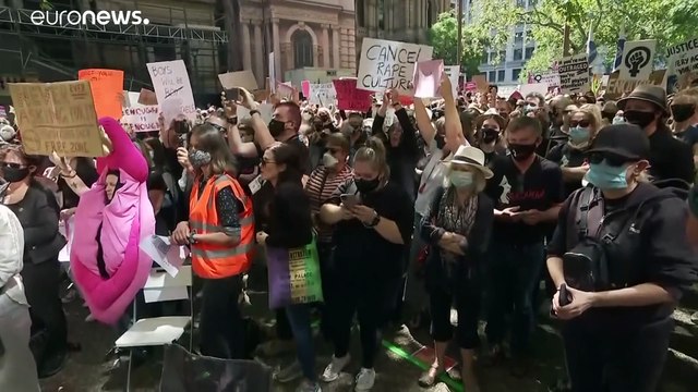Австралийские женщины вышли на улицы против сексуального насилия