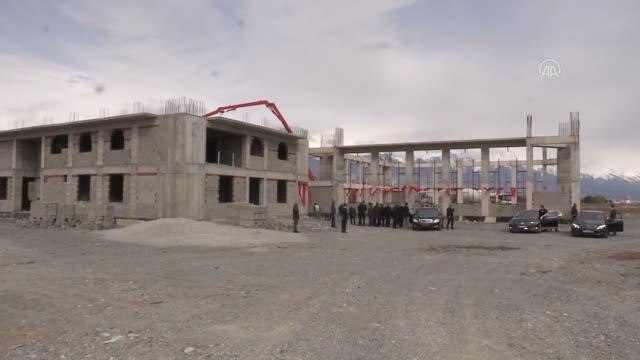 Erzincan Valisi Mehmet Makas, 1200 kişilik Terzibaba camisi ve külliyenin inşaatında temel atma törenine katıldı