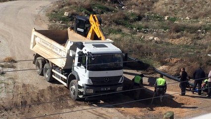 İş makinesi çalışırken adamın komik diyaloğu burda iş var aq