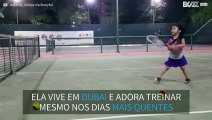 Garotinha de 4 anos mostra habilidade impressionante no tênis