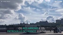 Aviões pintam o céu de Londres com as cores de França!