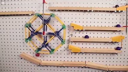 Engenhoca cria percurso incrível para bolinhas