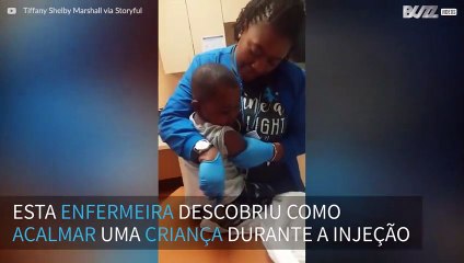 Enfermeira acalma criança durante injeção... dando-lhe 5 dólares!