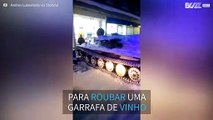 Homem usa tanque de guerra para roubar garrafa de vinho