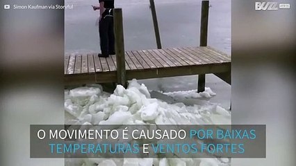 Gelo empurra deck na Carolina do Norte