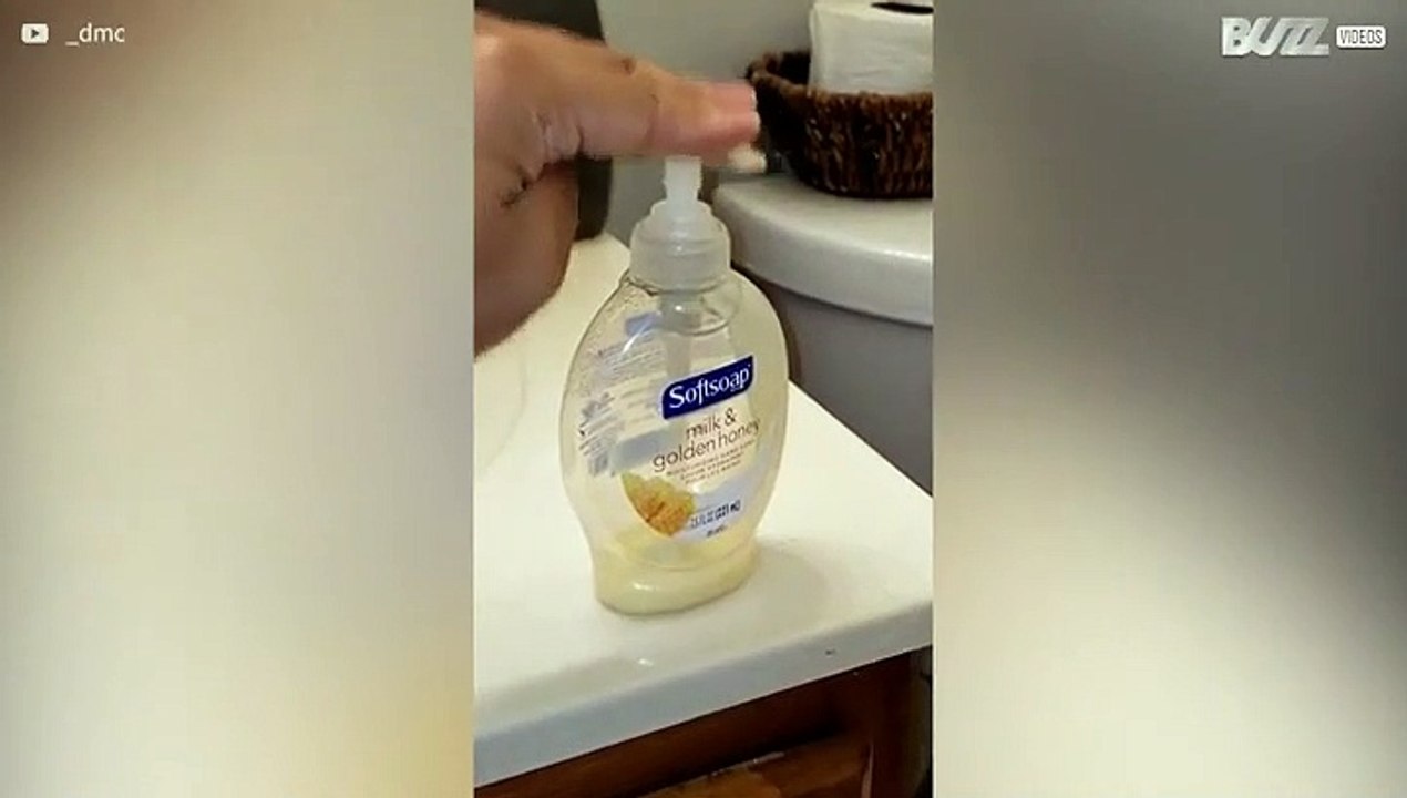 Irritante: tubo do sabonete líquido não chega ao fundo!