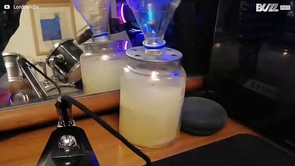 Veja como acender uma vela magicamente