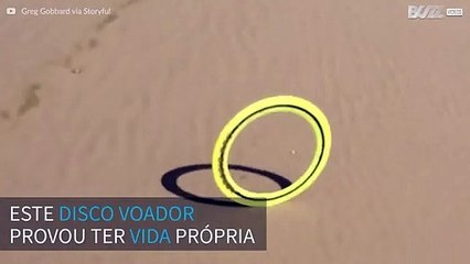 Disco voador bizarro se movimenta sozinho na praia