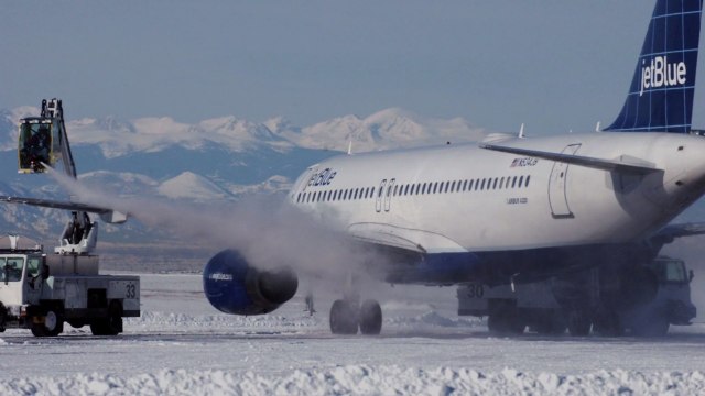 Denver Blizzard Causes Flight Cancellations, Runway Closures, Travel Disruptions