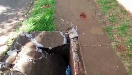 Dois dias após a reclamação de internauta, tampa de bueiro é troca na Rua Sadi Antônio Zortea, no Parque Verde