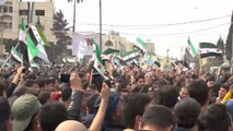 متظاهرون في عدة مناطق سورية يطالبون برحيل النظام ومحاسبته