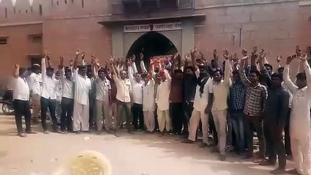 Video: असंतुष्ट ग्रामीणों ने जताया रोष, निकाली ट्रैक्टर रैली