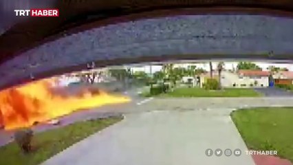 ABD'de uçak, otomobilin üstüne düştü: 2 ölü, 2 yaralı