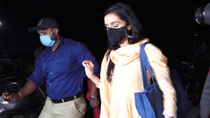 Shraddha Kappor returns from Shooting at Madh Island, Spotted in Mumbai | FilmiBeat