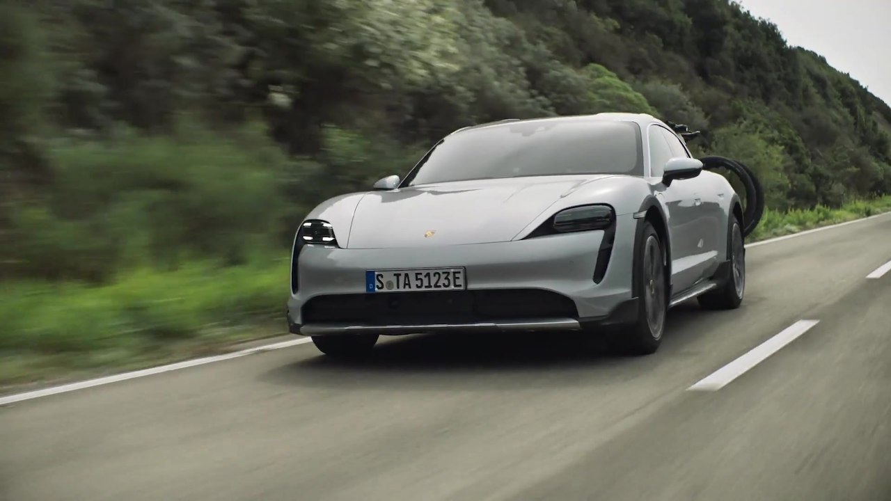 Weltpremiere des Porsche Taycan Cross Turismo - Der Allrounder unter den Elektro-Sportwagen