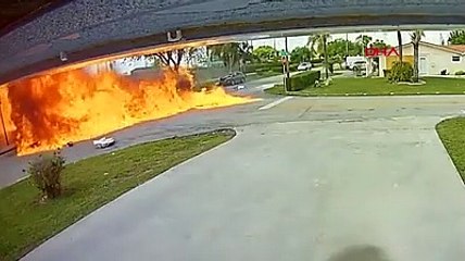 Uçak otomobilin üzerine düştü: 2 ölü, 2 yaralı