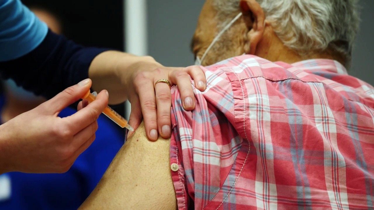 Weltärztepräsident sieht Astrazeneca-Impfstopp kritisch