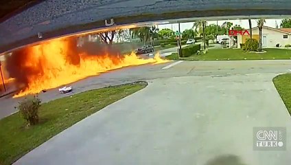 Uçak otomobilin üzerine düştü: 2 ölü, 2 yaralı