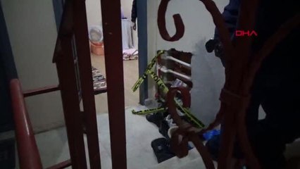 DÜZCE Eşini boğazını kesip öldürdükten sonra intihar etti