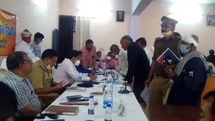 डीएम और डीआईजी/एसएसपी ने मिल्कीपुर तहसील में सुनी जनसमस्या