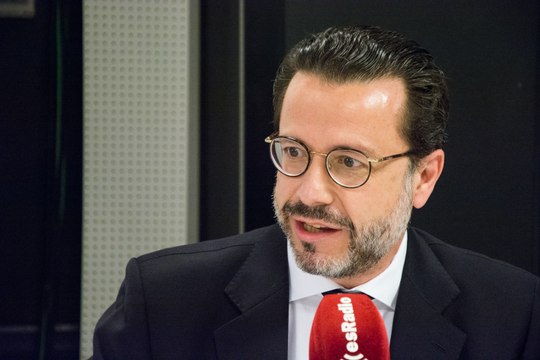 Lasquetty, en esRadio: Los que destrozan coches y okupan casas vienen a por Madrid