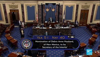 Deb Haaland, première personne amérindienne à devenir ministre aux Etats-Unis