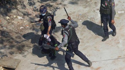 Télécharger la video: Military coup in Myanmar, forces killed 70 protesters