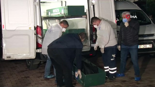 Lüks villada ailesini katleden genç, aynı tüfeği ayak baş parmağı ile ateşleyerek intihar etmiş