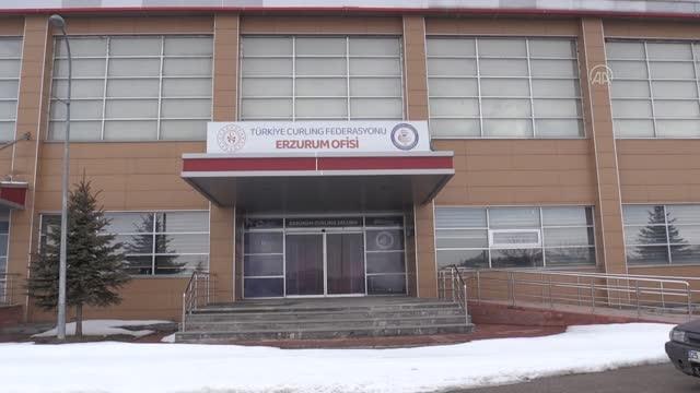 Türkiye ile Rusya'nın tekerlekli sandalye curling milli takımları kampta