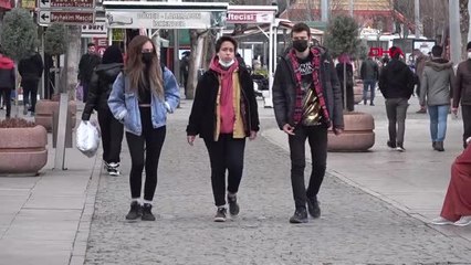 'Çok yüksek riskli' Konya'da, maske kuralı unutuldu