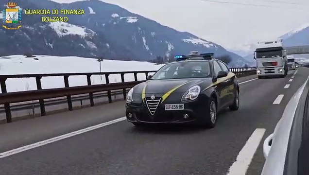 Bolzano - Sequestrate 52 tonnellate di gasolio di contrabbando alla barriera di Vipiteno (16.03.21)