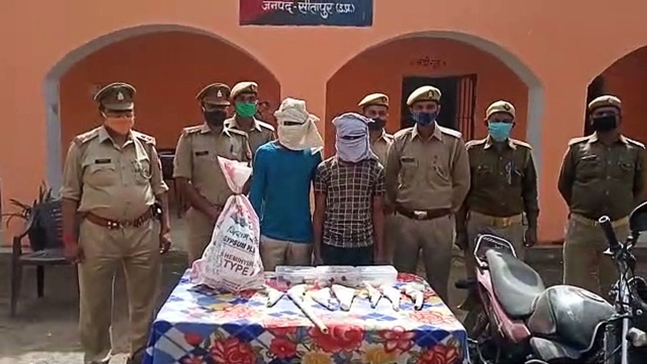 5 अवैध शस्त्र और 7 कारतूस के साथ 5 अभियुक्त गिर...
