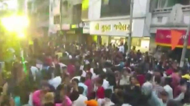 Watch: How social distancing norms were flouted during Shivratri in Vadodara