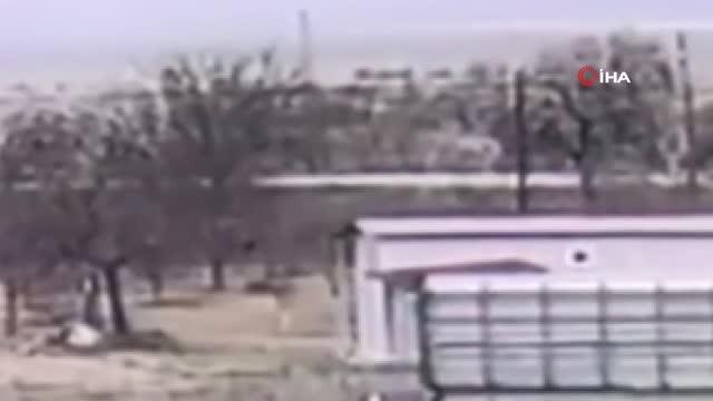 Hatalı sollama yapan tırın karşıdan gelen otomobili ezdiği feci kaza kamerada