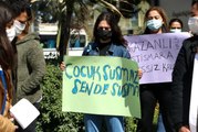 Mersin'de vatandaşlar çocuk istismarını protesto etti