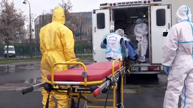 В борьбе с эпидемией Франция берёт дополнительное время