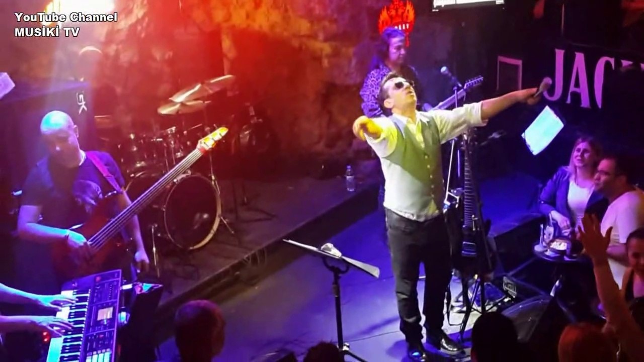 AYNA - Bari Sen Unutma Beni (Konser/Canlı) @Holly Stone