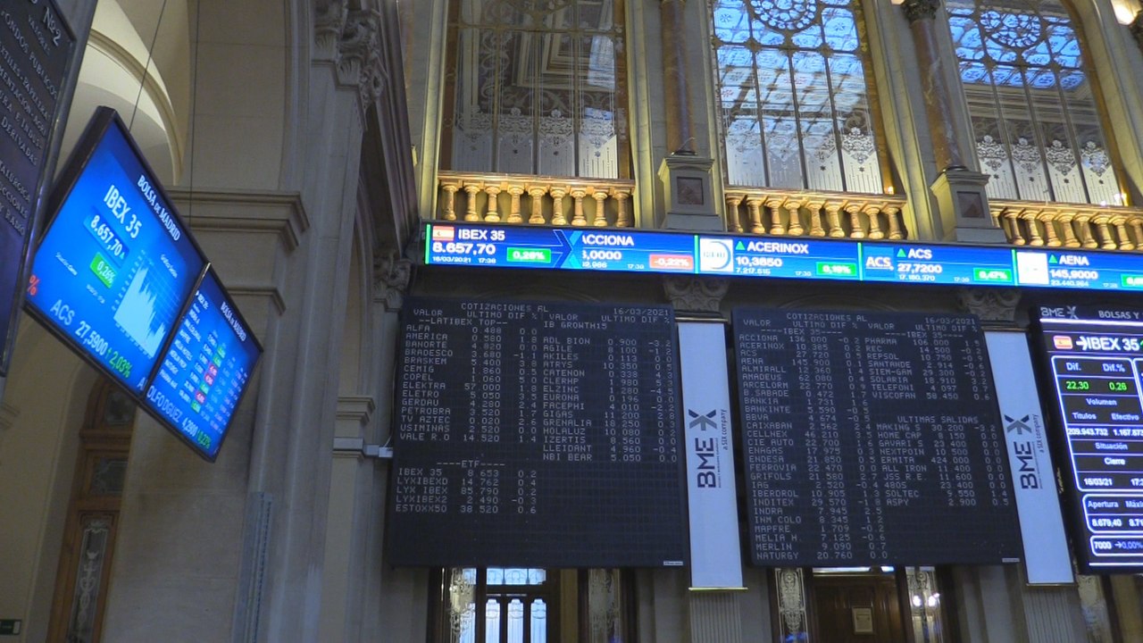 El Ibex 35 suma un 0,26 % y marca nuevos máximos anuales