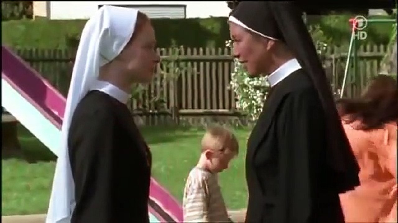 Um Himmels Willen - Staffel 01, Folge 02 Sand im Getriebe (Episode 002)