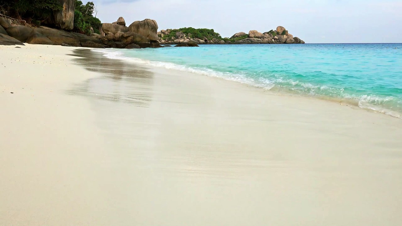 Listen to the ocean waves to sleep, relax, read, study, meditate and rest