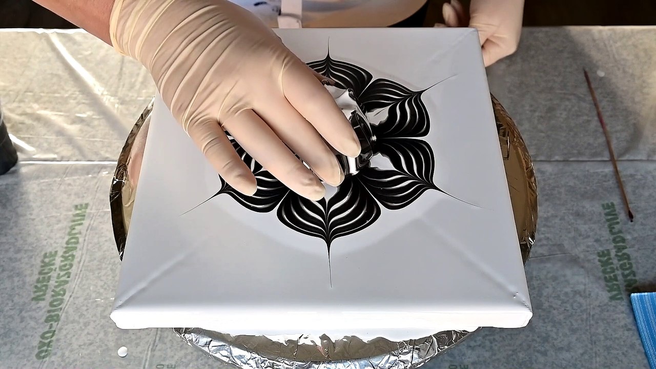 Black pearl ~ GORGEOUS reverse flower dip with ONLY 2 COLOURS ~ Fluid art tutorial