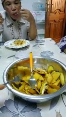 kakain ng mangga