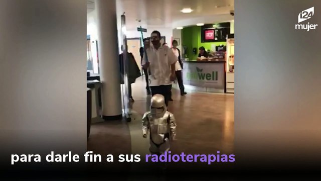 Mejor que la ficción: niña con disfraz toca la campana tras vencer el cáncer